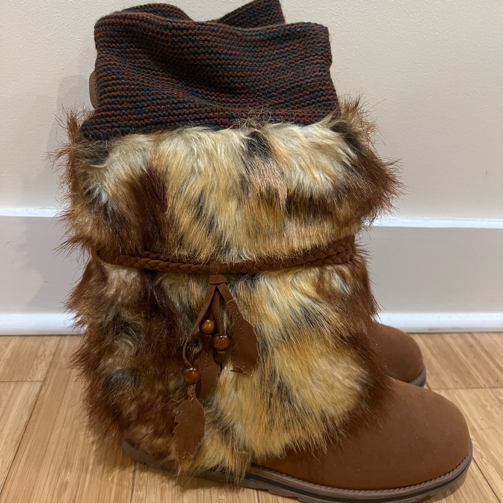 Worn Once! Cute faux fur boots!